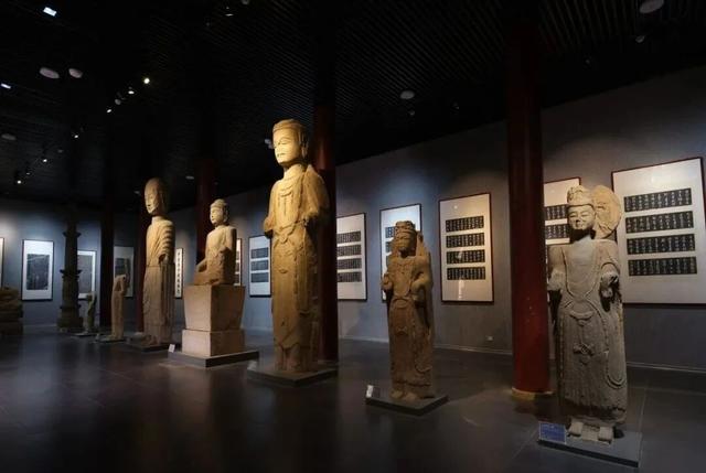 蒙曼打卡长治！这座藏着千年石刻的博物馆，太惊艳了