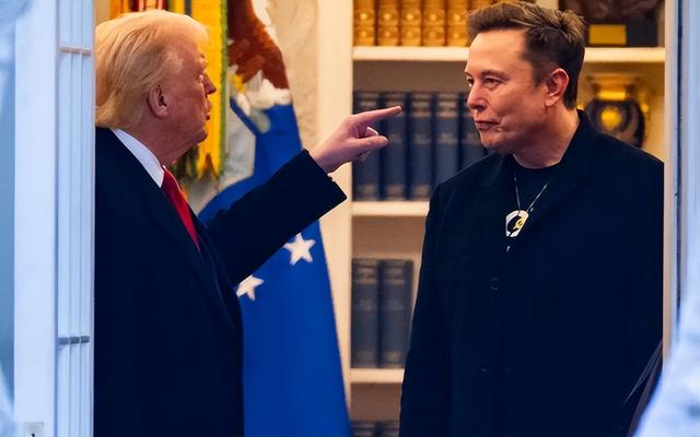 美国内部阵营分裂？特朗普紧急改口，白宫宣布投资900亿，特朗普：与中国等国“友好竞争”