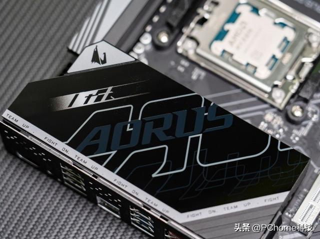 充分释放X3D性能 技嘉B850M电竞雕助攻锐龙9950X3D