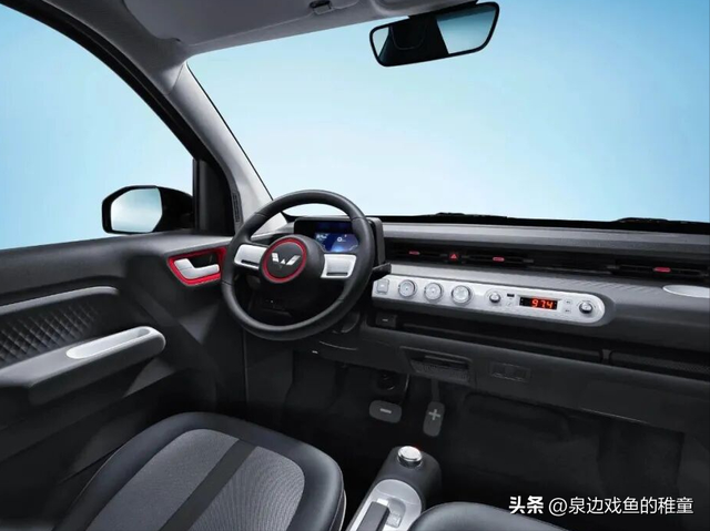 五菱又成功了！新车只卖3.28W，一个月卖出5.67万辆	，续航301公里
