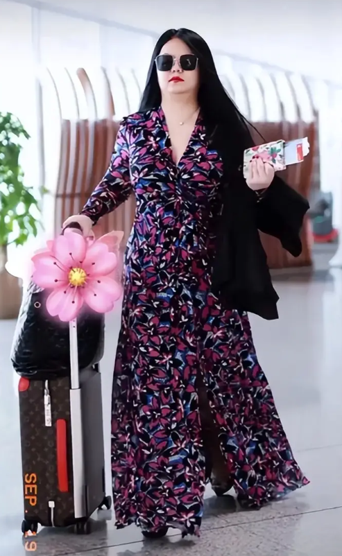 钱再多有啥用！50岁久居英国的李湘，终于为自己的行为付出了代价