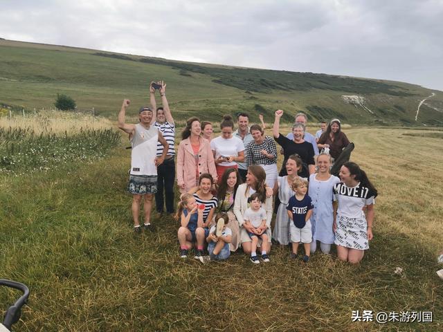 白色断崖与灰色天空，英国南部海岸线的另一种浪漫
