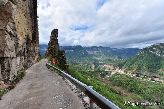 太行山平顺县的天路