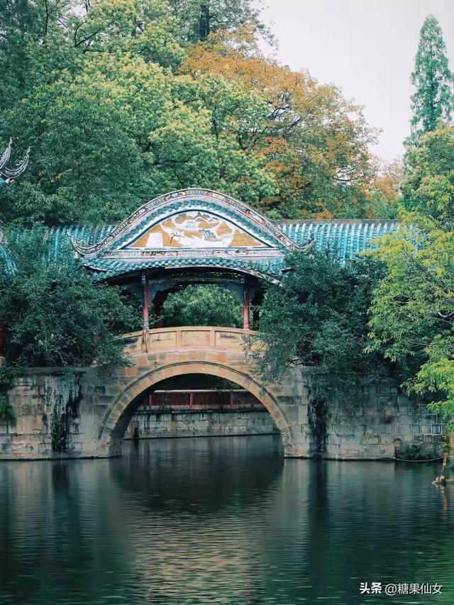 标题:成都1.5h神仙秘境!3处免费桃源,人少景绝还出片