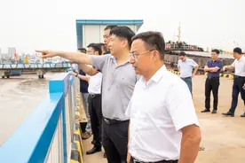 徐炜波：增强忧患意识 筑牢安全屏障图片