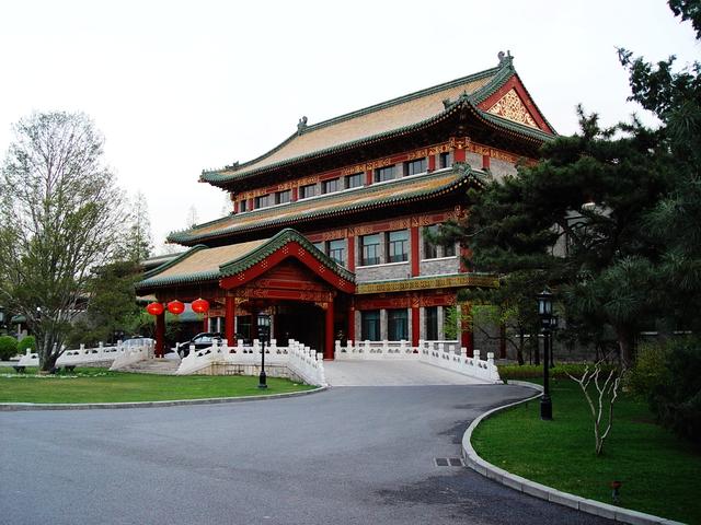 钓鱼台国宾馆住一晚要多少钱？据说24小时武警守卫，是真的吗？