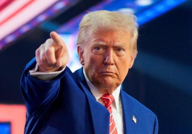 美国对华开出5大条件，中方全部拒绝！特朗普再对访华改口，不来北京看阅兵，要在白宫见一位特殊客人