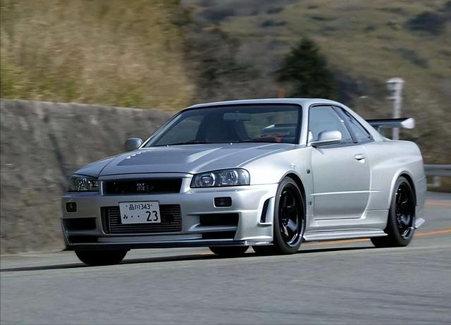 一群日本资本家主动放弃利润？280匹马力，汽车史上最大的谎言！