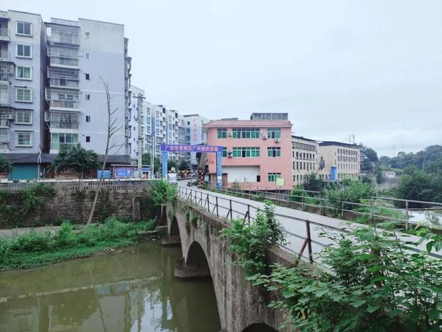 龙滩河上古桥跨，望溪广兴边界场