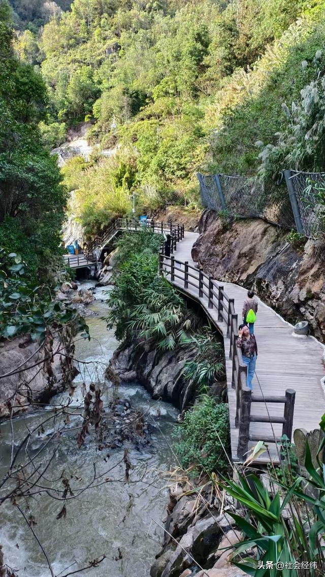 “千古沸腾百孔气”！腾冲热海，诠释国家 5A 火山温泉魅力