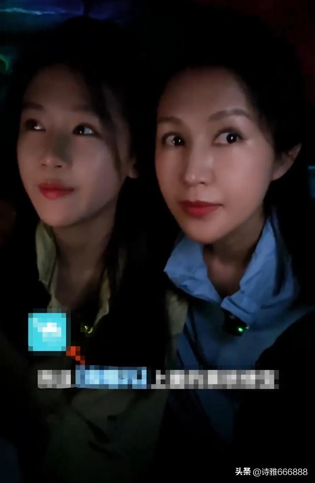鲍蕾大女儿贝儿策划避暑之旅，母女俩同框像姐妹，贝儿比妈妈还美
