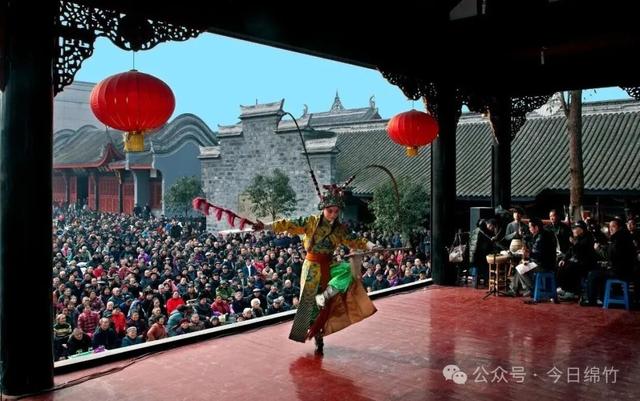 烟花秀、森林音乐会、国风巡演…这个国庆，绵竹“村游”闹热得很