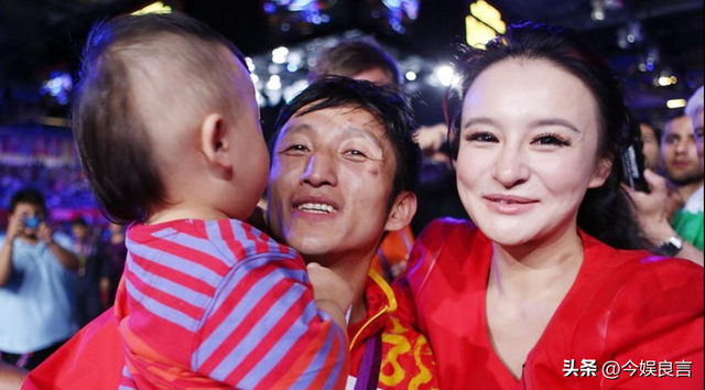 里子面子都没了！赔光2亿后，妻子深夜亲手撕下邹市明最后的体面