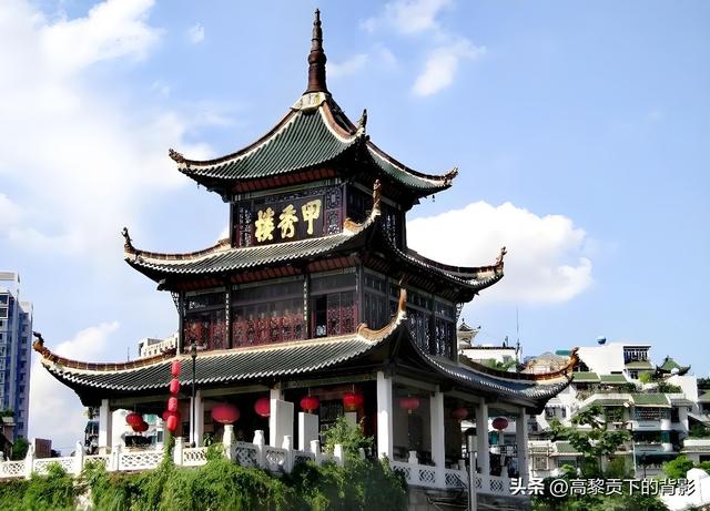 登临甲秀楼：一场穿越四百年的人文之旅