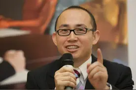 地产大佬套现300亿赴美，5年后却选择回国，人民日报说的果然没错图片
