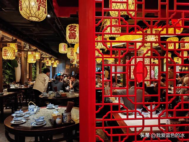 以吃的名义南京一日游：南京大牌档的午餐，四个招牌菜点了三样
