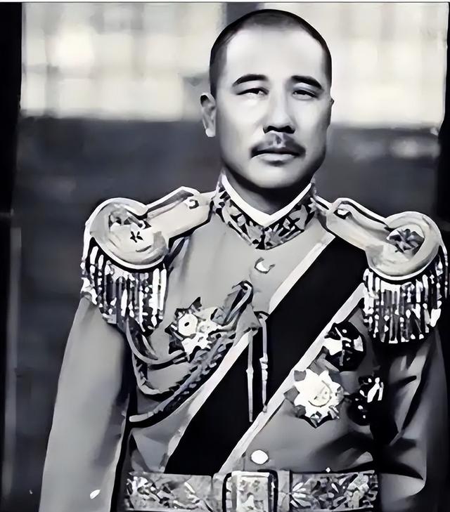 孙殿英盗墓时对慈禧粗暴野蛮，19年后得绝症，临终病症和慈禧相似