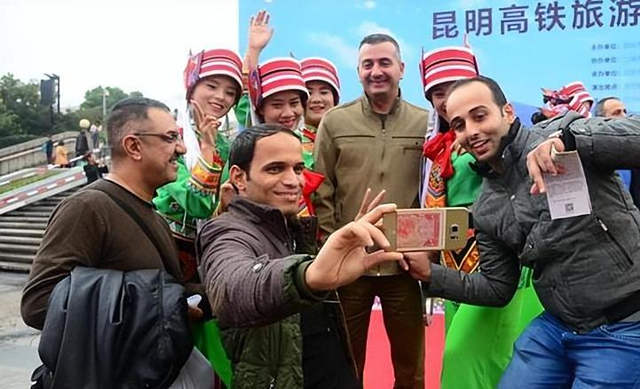 不止北上广深，为何这个小城市也吸引上万外国人定居？