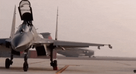 非洲上空，中国攻势空军出场，歼-10C万里跨越，多国对华开放领空
