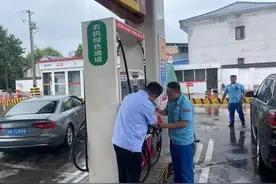 生态环境部门开展加油站三次油气回收设备专项检查图片