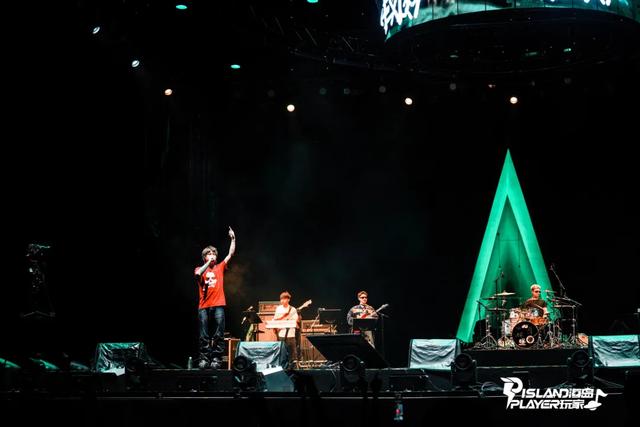 滨海音乐节，还得是万宁！日岛音乐嘉年华把春节过成“热浪版”