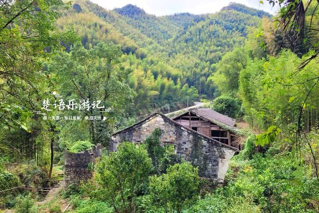 宁波奉化由九龙传说得名的山村，既如世外桃源又如绿野仙踪，真美