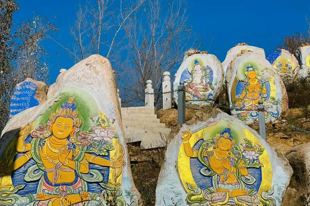 探秘“漠南布达拉宫”五当召,一座寺庙中的高等学府!