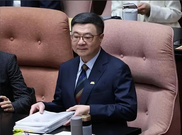 中美通话震动岛内！台当局彻底不演了	，声称 “统一再无可能	”！