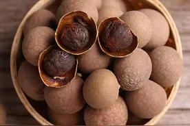 桂圆和它们一起煮，倒头就睡，还补气养血，睡眠好了！图片