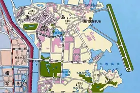 澳门机场跑道设计很有智慧，人工填海建的跑道，连接桥形成三角形图片