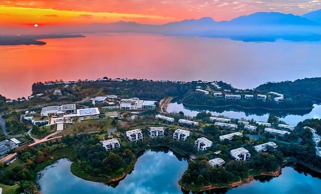 “中国十大避世酒店”，中海·庐山西海君澜度假酒店入选榜单！