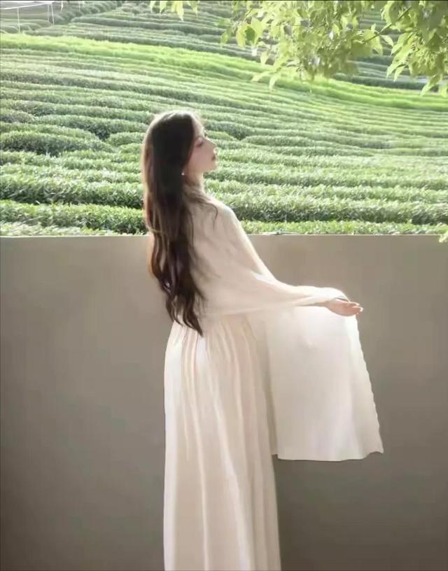 江西南昌一佳人好漂亮， 身高168cm	，体重48kg 美的让人移不开眼