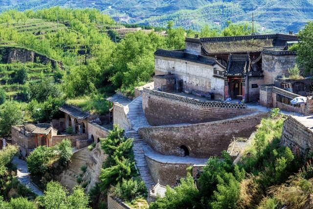李家山 潜藏在黄土高原深处的布达拉宫