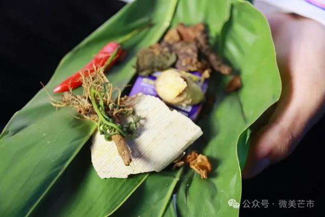 绿叶为笺，草木为言，景颇族绿叶情书里的自然密码！