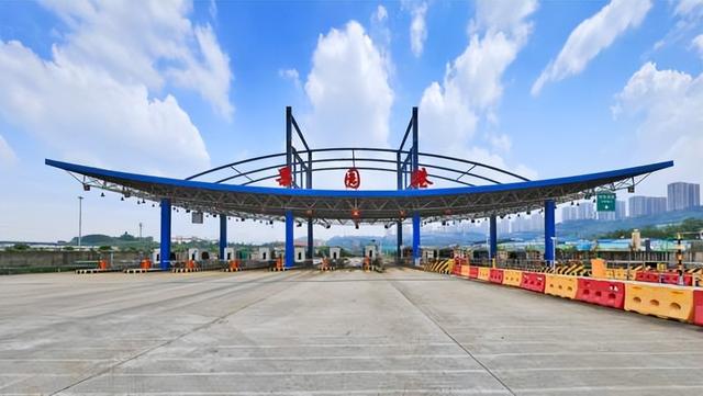 这座英雄之城，藏着中国崛起的密码，是盛世如你所愿的完美诠释