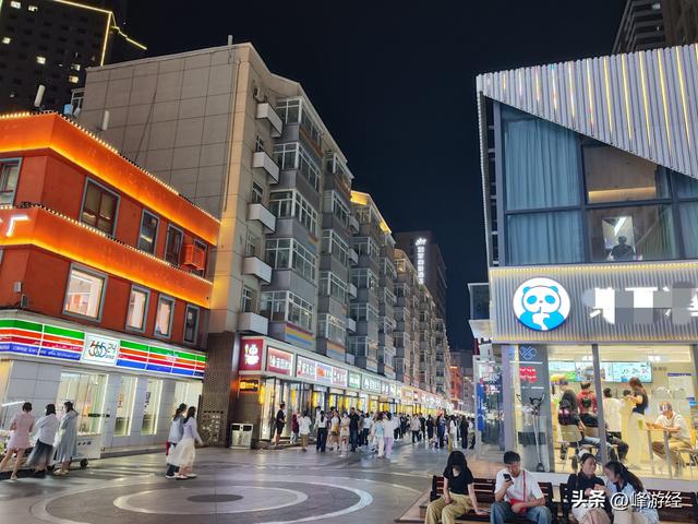 漫步华北军区烈士陵园，在白求恩大夫墓地前驻足良久