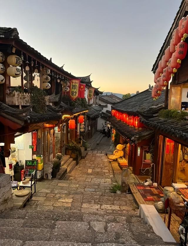 推开丽江的时光之门：在800岁大研镇做个“本地人”