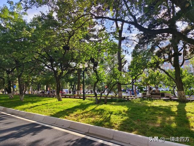 周末16点，长春新民大街又准时变身步行街，市集和舞台开放