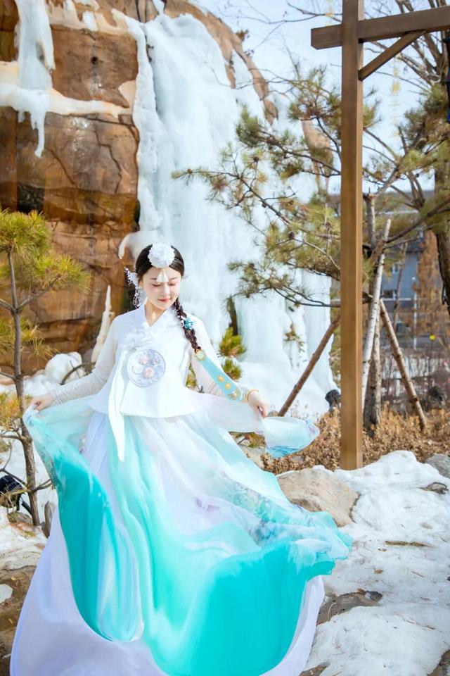 当千年崖城披上银装，会美成什么样子？