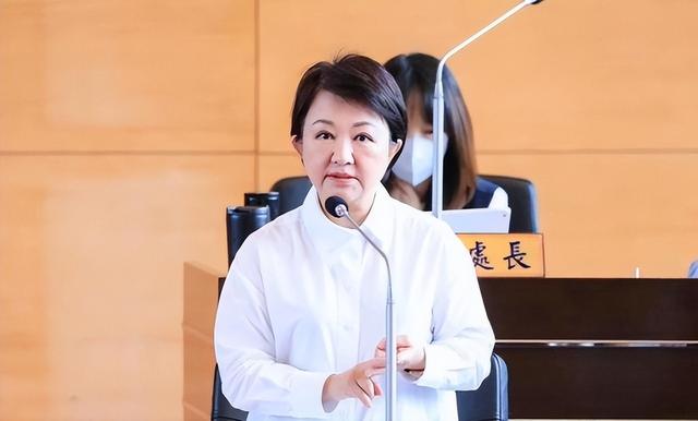 国民党主席选举杀出“黑马”，洪秀柱一锤定音，统一势在必行