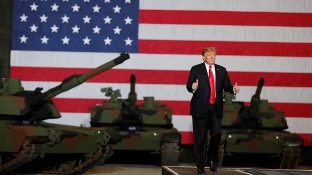 特朗普不得不访华	，美国人已经发现，中国跟二战时期美国一样强大