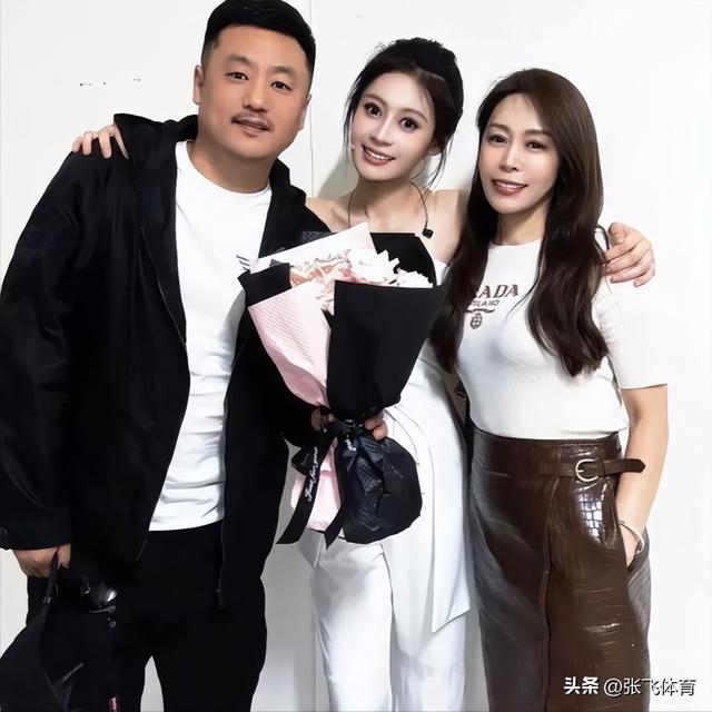 赵本山没想到	，爱徒宋晓峰因为女儿闺蜜的爆料，体面被撕得粉碎！