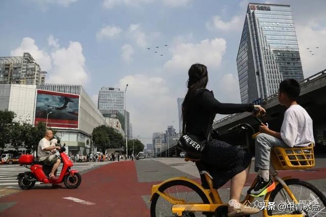 中青报直击九三阅兵：42张摄影作品，见证场内场外