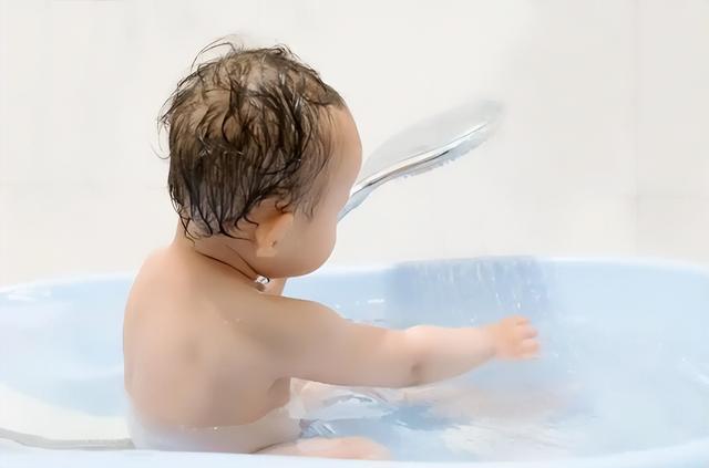 明日立冬，无论有钱没钱，牢记：1不去，2不洗，3要吃，迎冬纳福