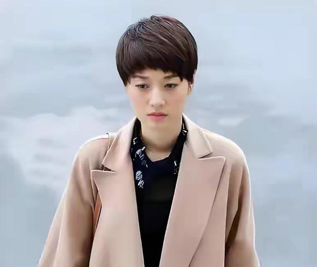 49岁马伊琍迎高光时刻！网友狂送祝福：人生第二春太酷了