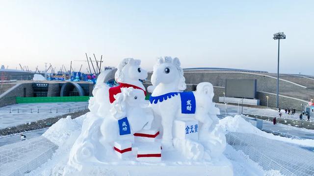 “童话小马一家”穿上彩色服饰，全面完工等你来打卡！