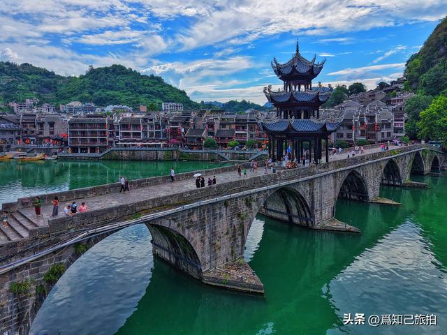 镇远古镇青山含黛 渔舟唱晚 不是江南 胜似江南
