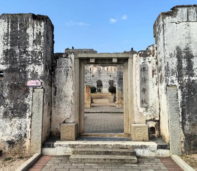 探秘岭南明珠：河源苏家围，苏轼后裔的诗画客家古村！