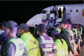 说到做到！委内瑞拉派专机接回非法移民，还有几十万人身份将到期图片