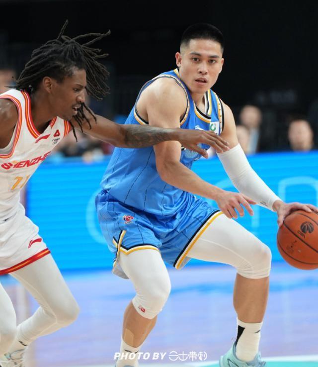 北京大胜深圳，但取胜功臣不是赵睿周琦	，赛后许利民点评一针见血